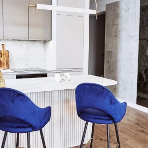 Nowoczesna kuchnia z charakterem – Cleaf IDEA i Arpa Marmo Carnico