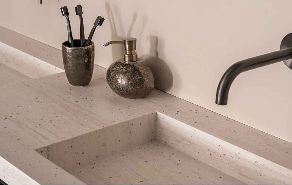 Umywalka wykonana z solid surface firmy Durasein